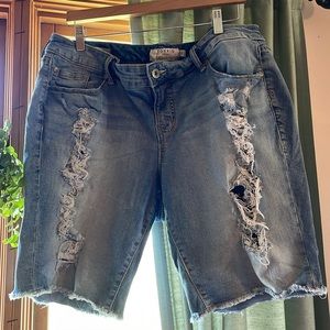 Torrid Jean Shorts w/holes SZ.16